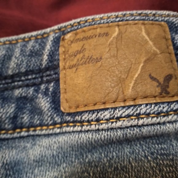 American Eagle Y2K Low-Rise Jean Shorts - Picture 6 of 7